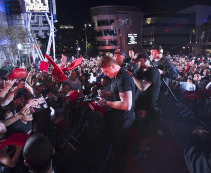 Canelo autographing