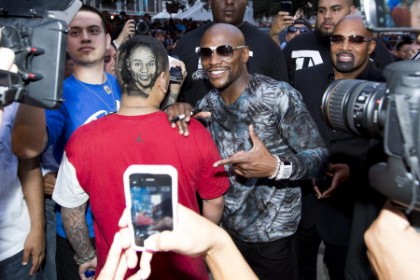 Mayweather with fan