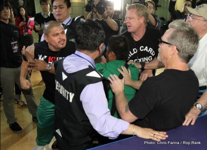 Pacquiao_Rios_teams battle_131120_003a