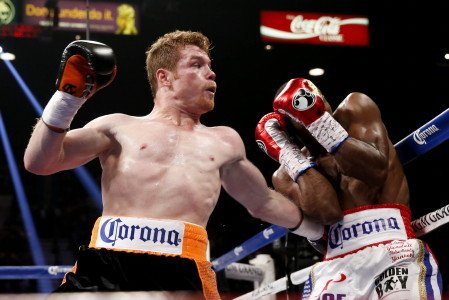 Canelo Alvarez wins close split-decision over Erislandy Lara from sold-out MGM Grand Garden Arena on Showtime PPV®