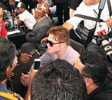 07MayweatherandCanelointerviewsIMG_3846