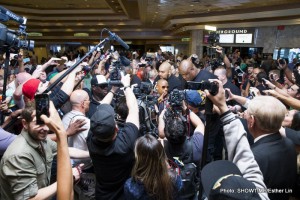 Photo: Mayweather inundated by fans Mayweather inundated by fans