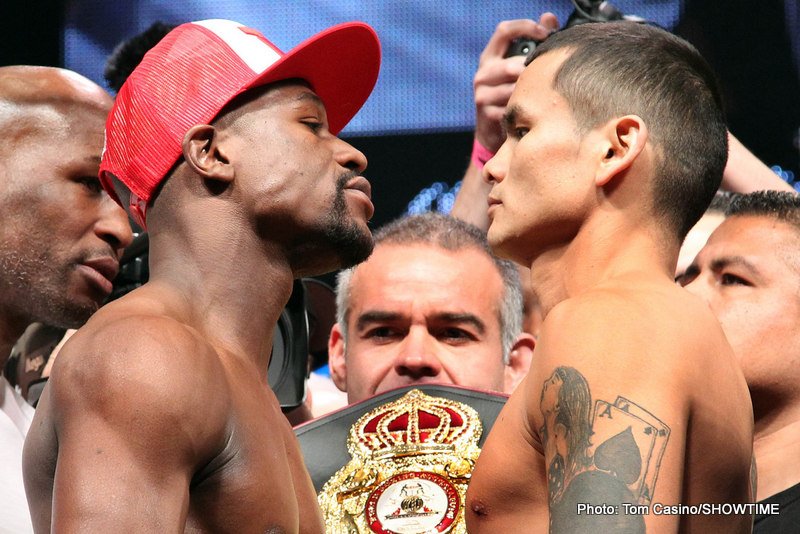 Khan vs. Collazo boxing image / photo