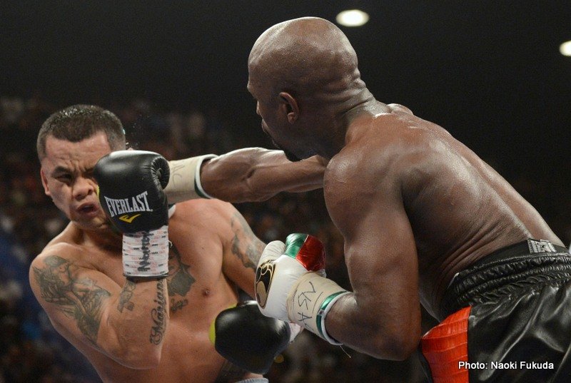 Floyd Mayweather Jr. wins controversial and tough win over Marcos Maidana