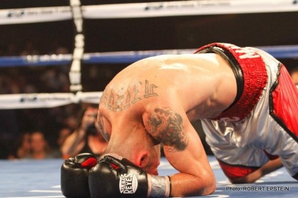 Photos: Darren Barker defeats Daniel Geale; Martinez TKOs Romero