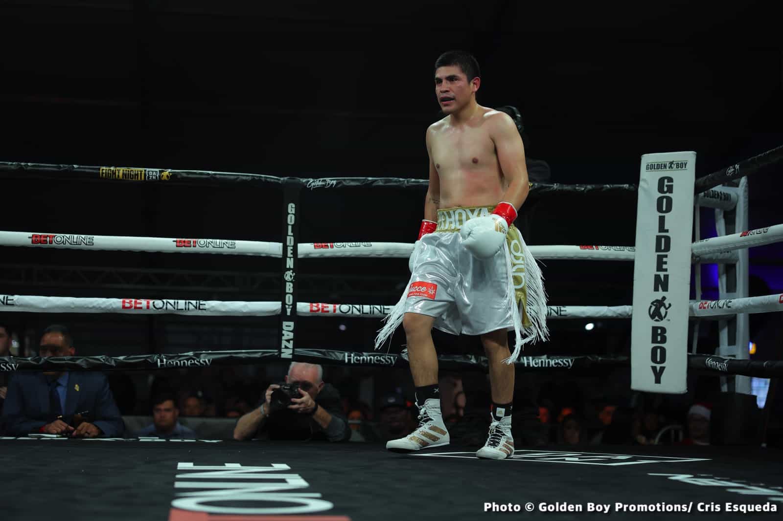 Boxing photo: Brad Solomon, Raul Curiel image Raul Curiel Scores Knockout Victory Over Brad Solomon - Boxing Results