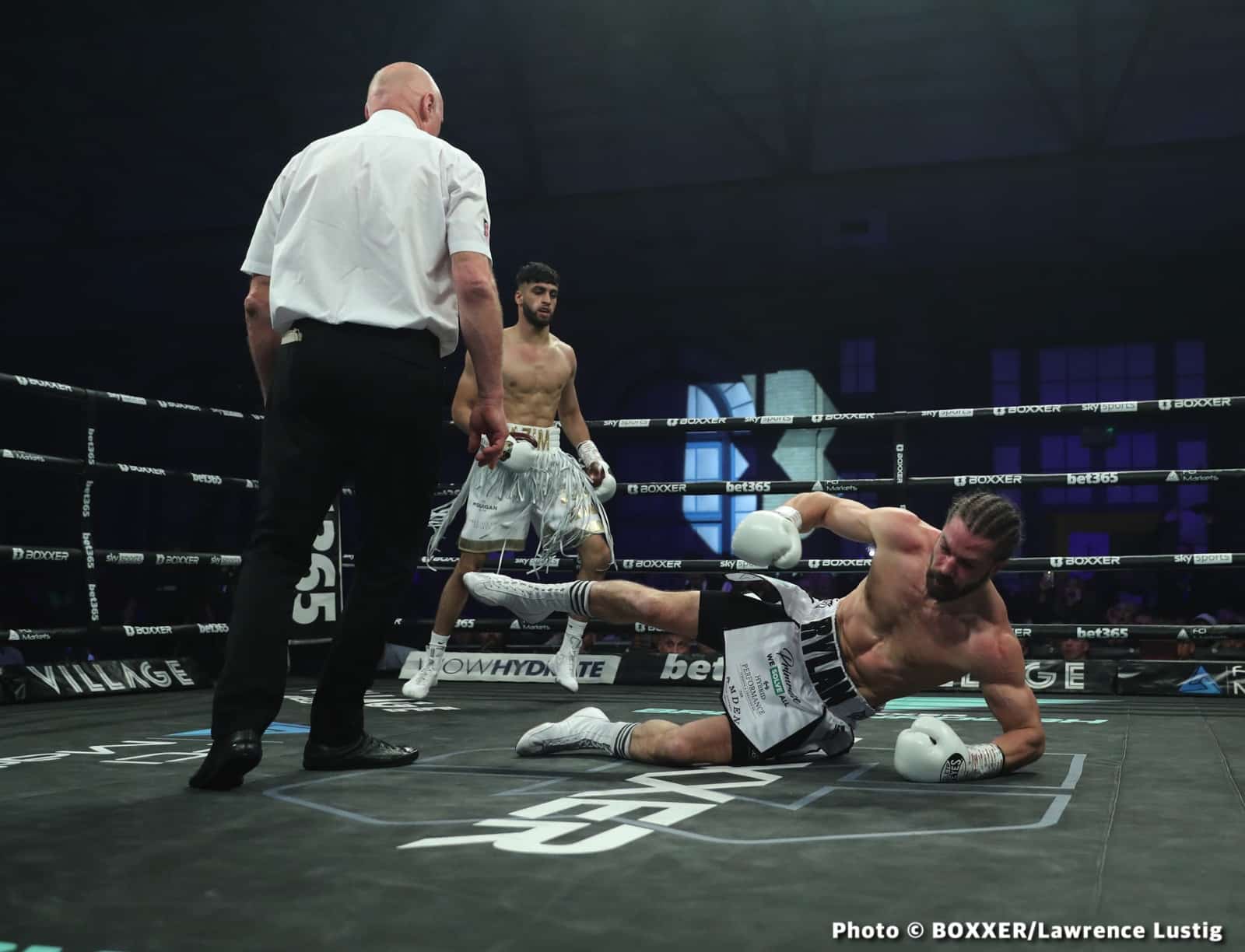 Adam Azim Scores Statement Second Round Stoppage - Boxing Results