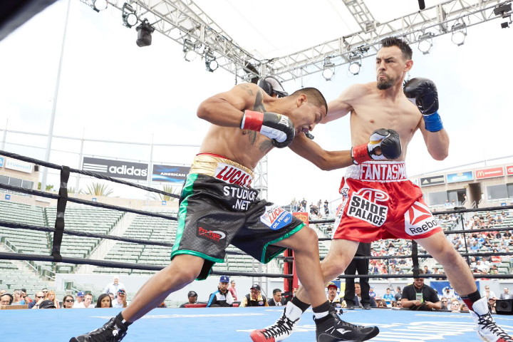 Robert Guerrero defeats Aaron Martinez by 10 round split decision