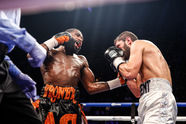 Broner stops Allakhverdiev, wins WBA 140lb title