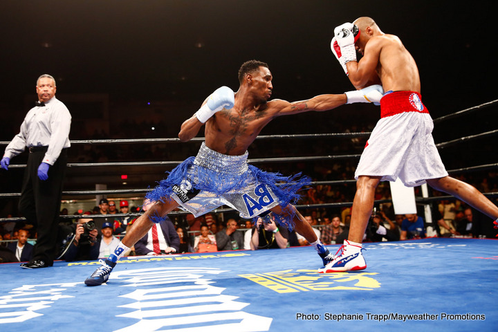Robert Easter Jr. stops Algenis Mendez