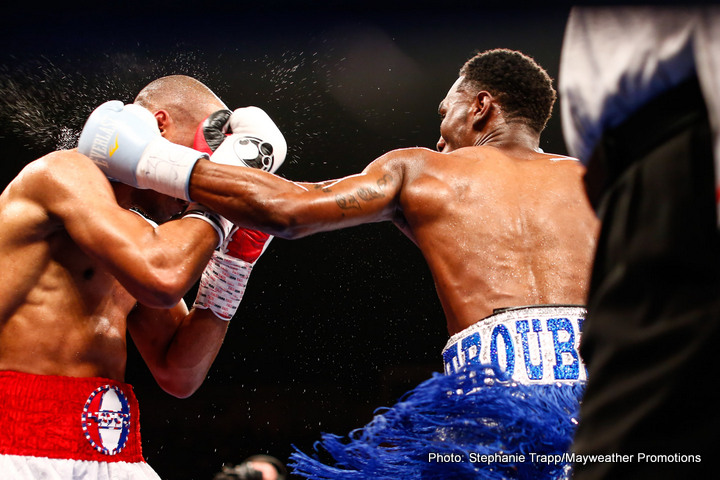 Robert Easter Jr. stops Algenis Mendez