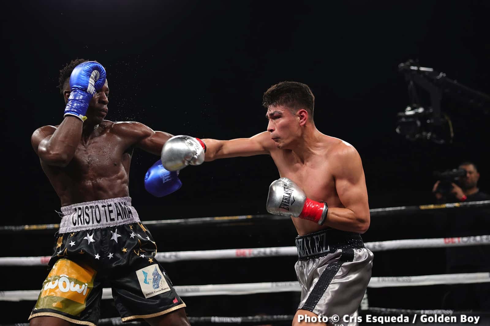 Manuel Flores boxing image / photo