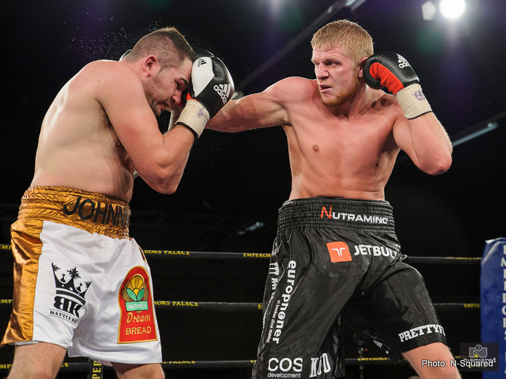 Nielsen scores unanimous points win over Muller