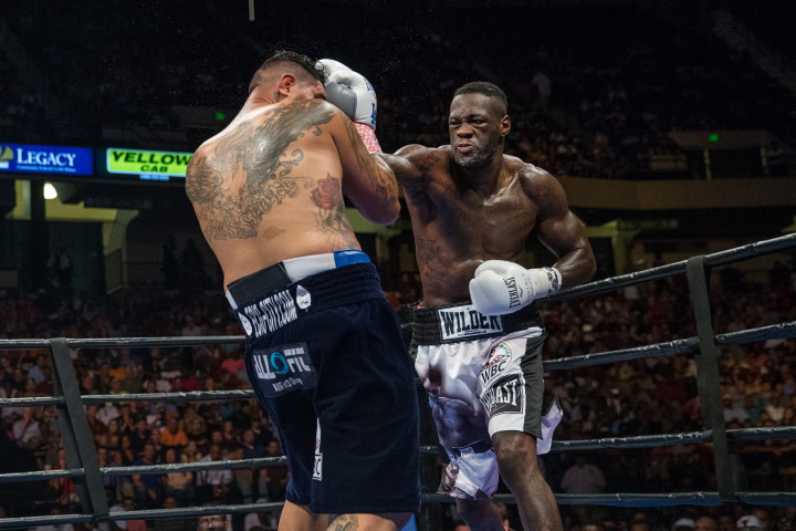 Deontay Wilder stops Chris Arreola