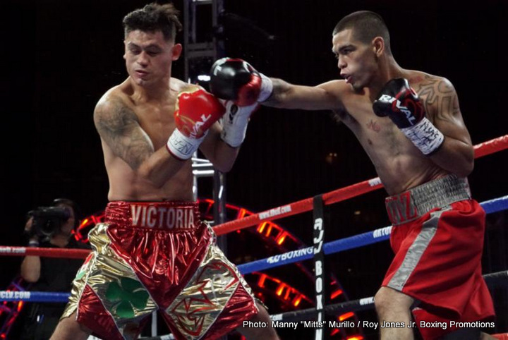 Late replacement Erik Ruiz upsets Hanzel Martinez !