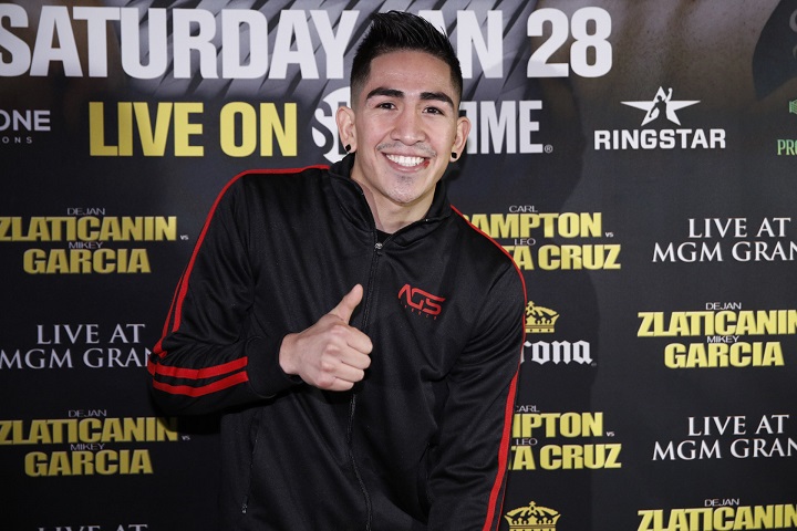 Leo Santa Cruz and Abner Mares share card on October 14