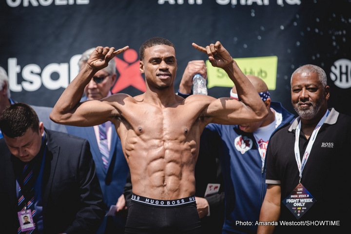 Brook-Spence, Groves-Chudinov Weigh-In Photos