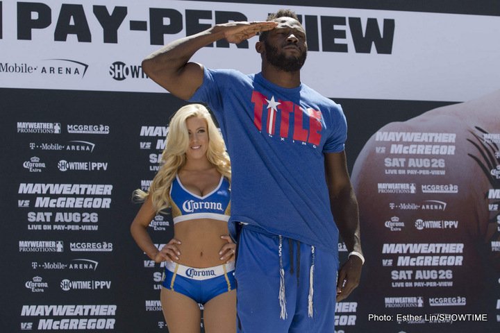 Mayweather, McGregor grand arrival videos & photos