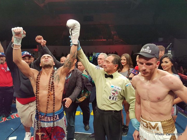 Roberto Garcia pounds out unanimous decision win over a lacklustre Omar Chavez