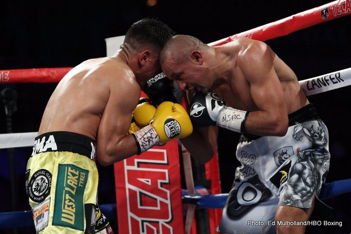 Mickey Roman defeats Orlando Salido