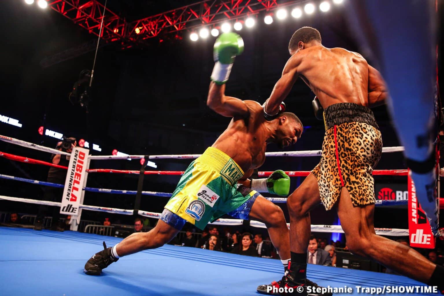 Ardreal Holmes Jr Boxes Past Game Ismael Villarreal - Boxing Results