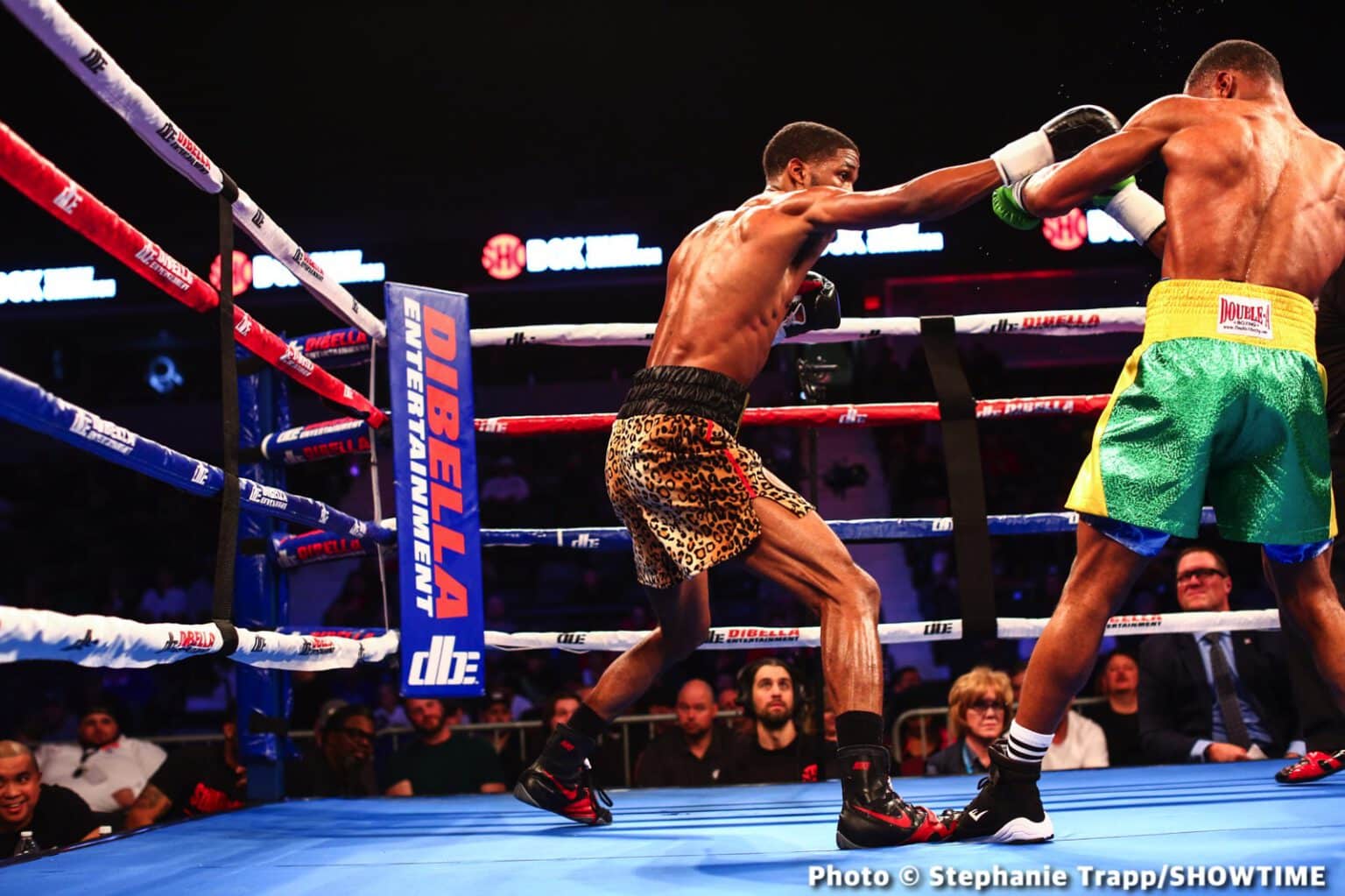 Ardreal Holmes Jr Boxes Past Game Ismael Villarreal - Boxing Results