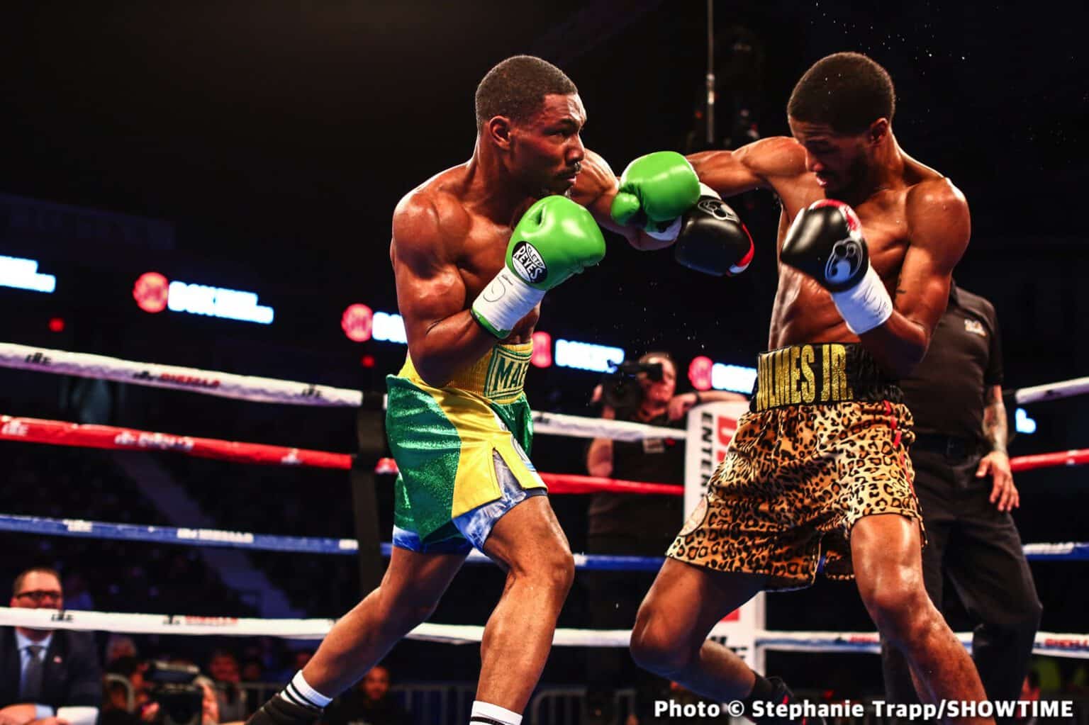 Ardreal Holmes Jr Boxes Past Game Ismael Villarreal - Boxing Results
