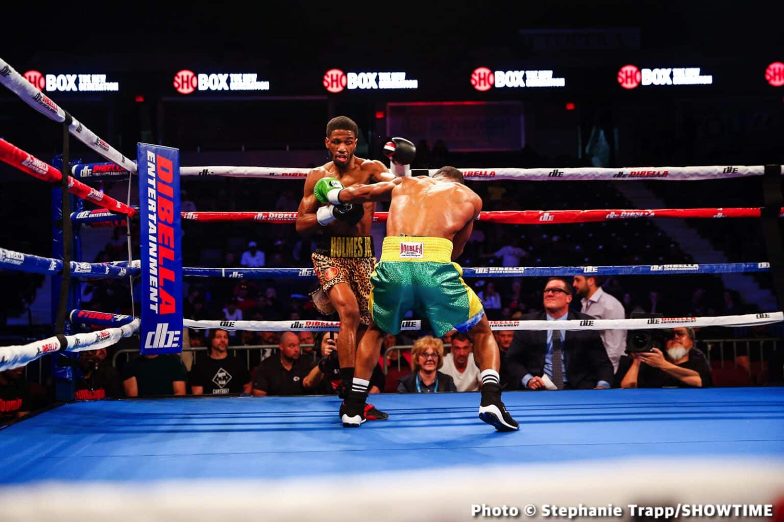 Ardreal Holmes Jr Boxes Past Game Ismael Villarreal - Boxing Results