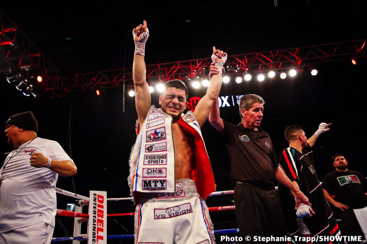 Ardreal Holmes Jr Boxes Past Game Ismael Villarreal - Boxing Results