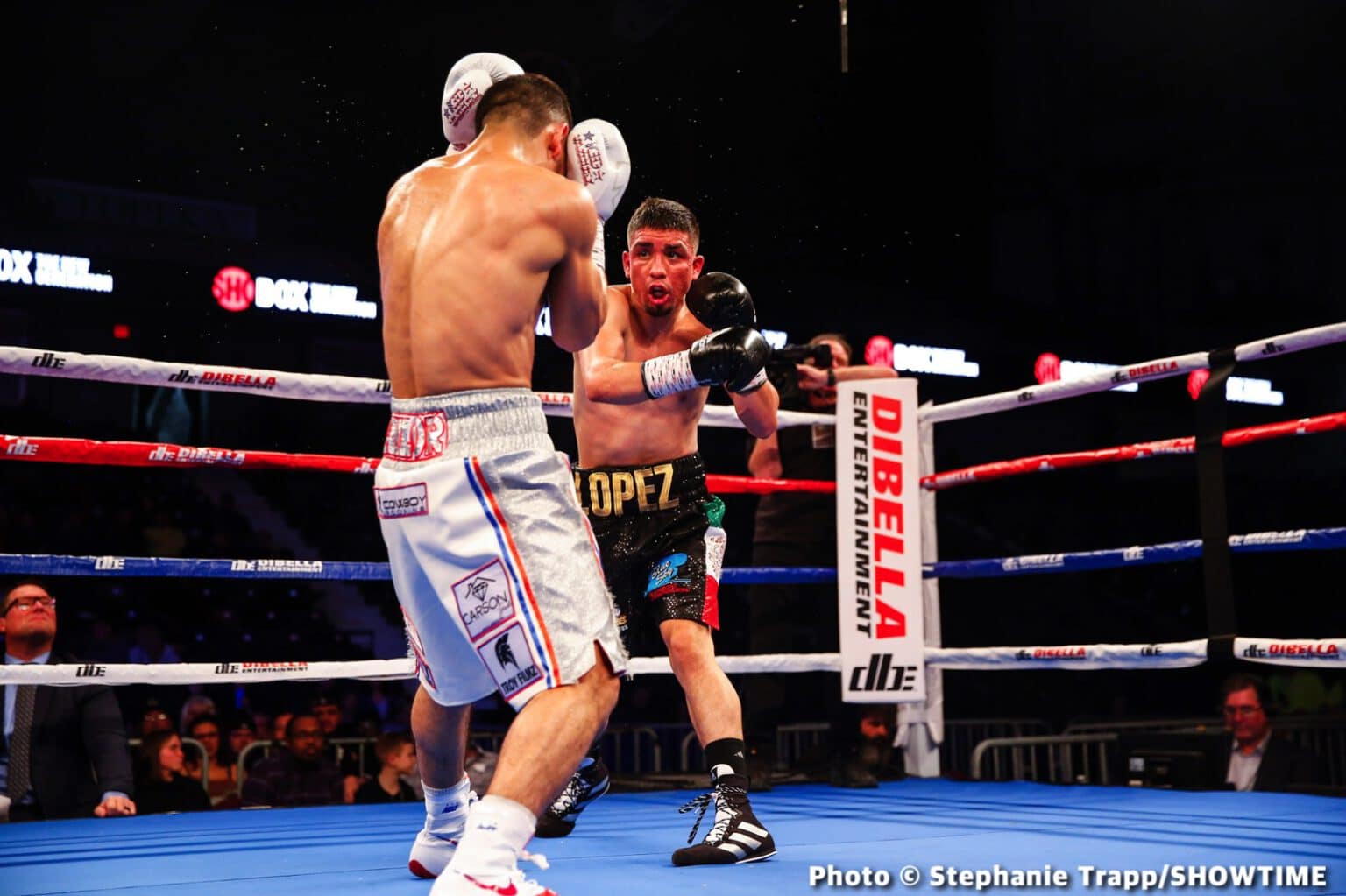 Ardreal Holmes Jr Boxes Past Game Ismael Villarreal - Boxing Results