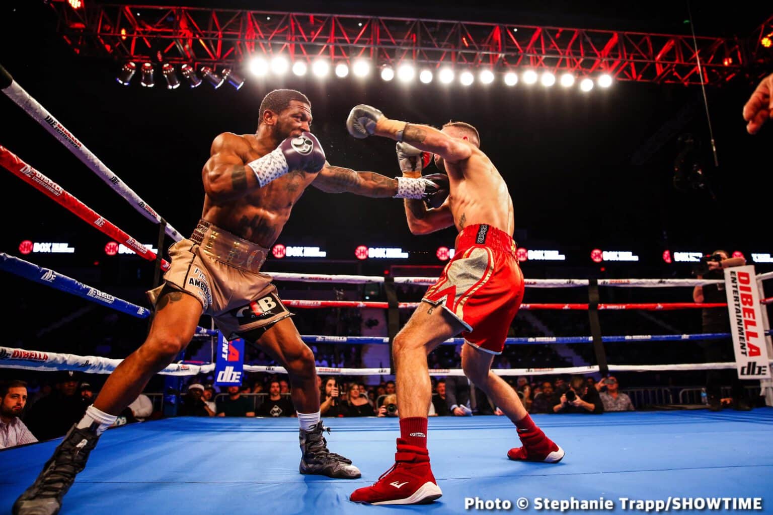 Ardreal Holmes Jr Boxes Past Game Ismael Villarreal - Boxing Results