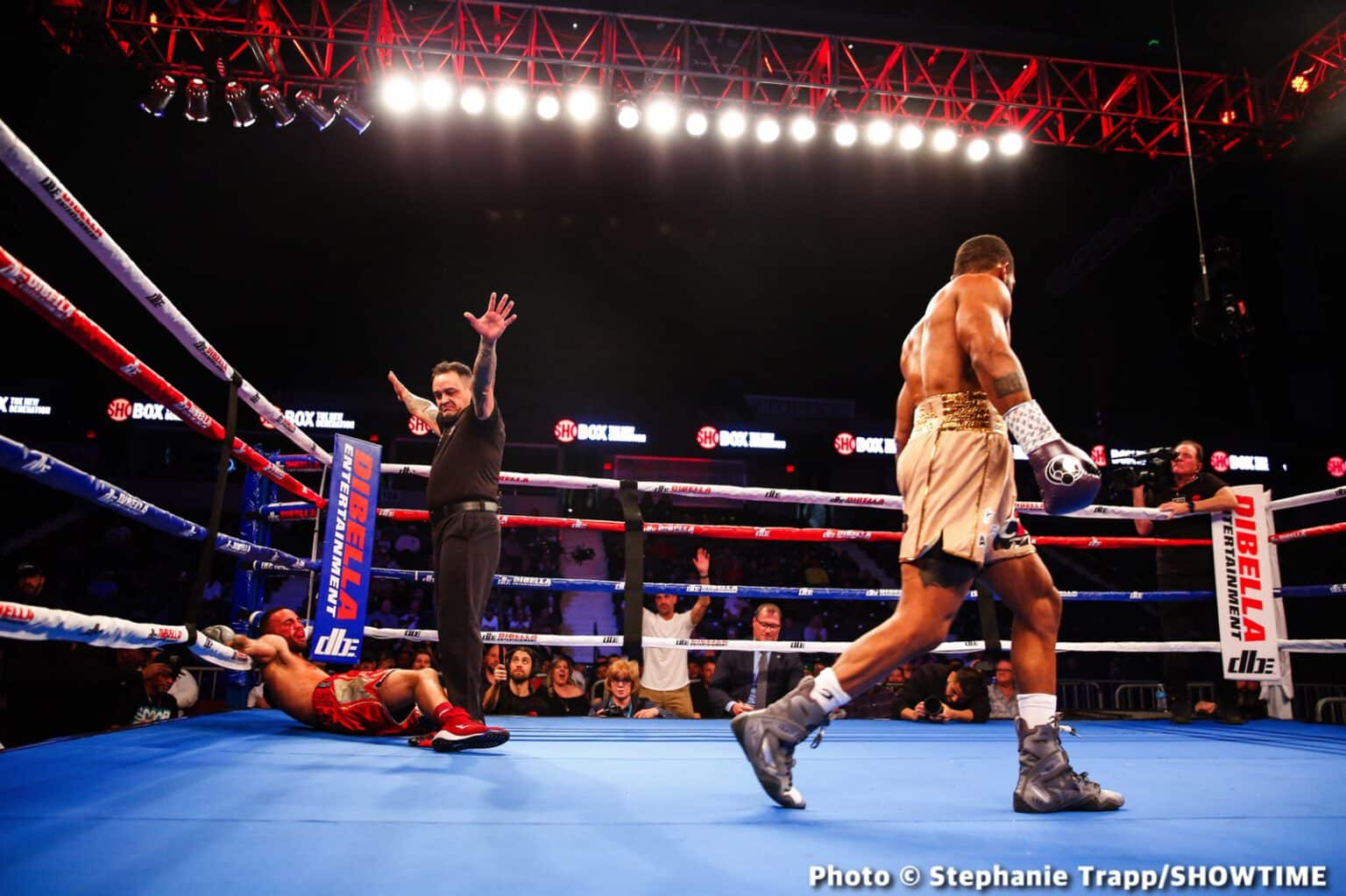 Ardreal Holmes Jr Boxes Past Game Ismael Villarreal - Boxing Results