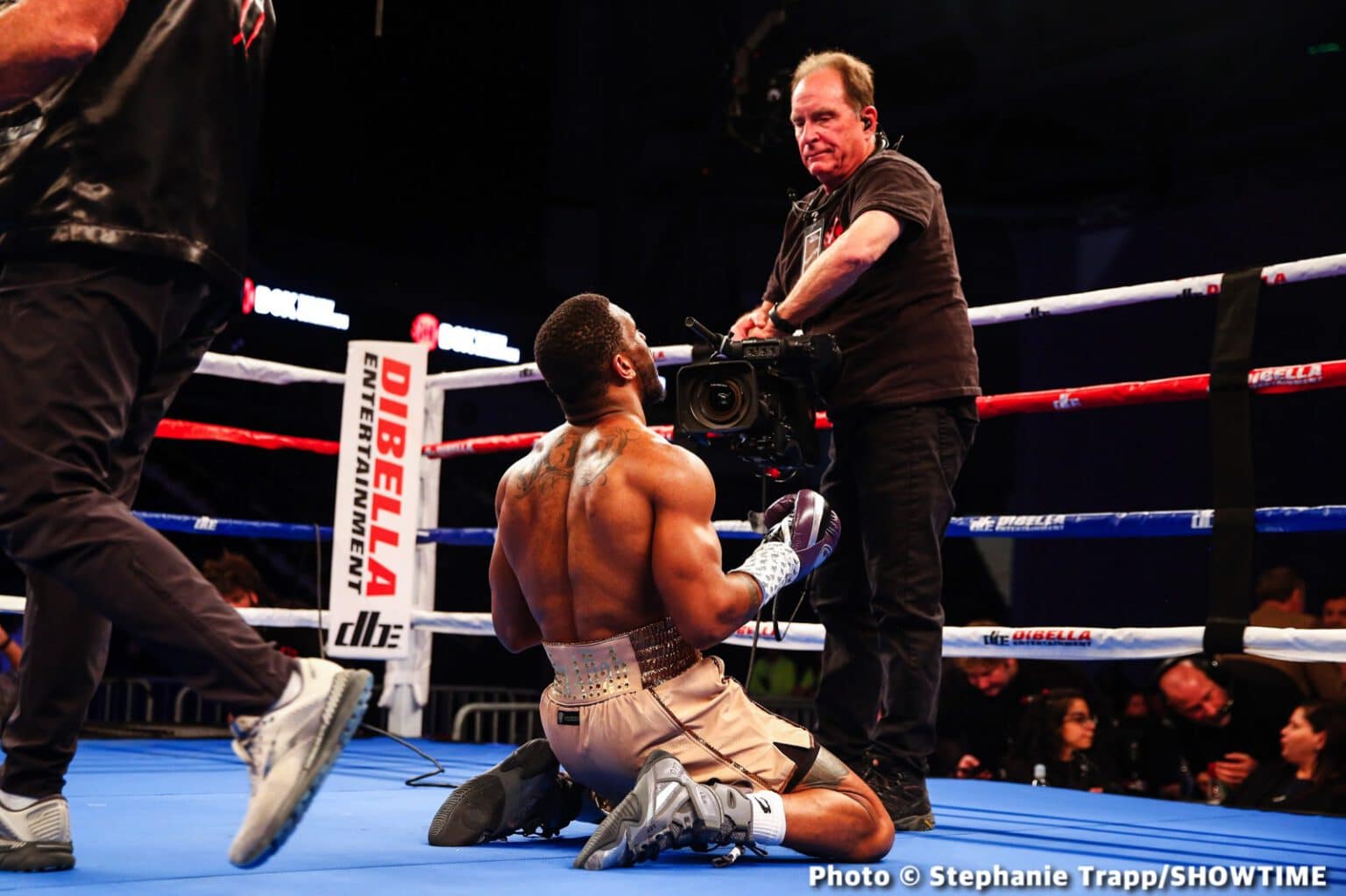 Ardreal Holmes Jr Boxes Past Game Ismael Villarreal - Boxing Results