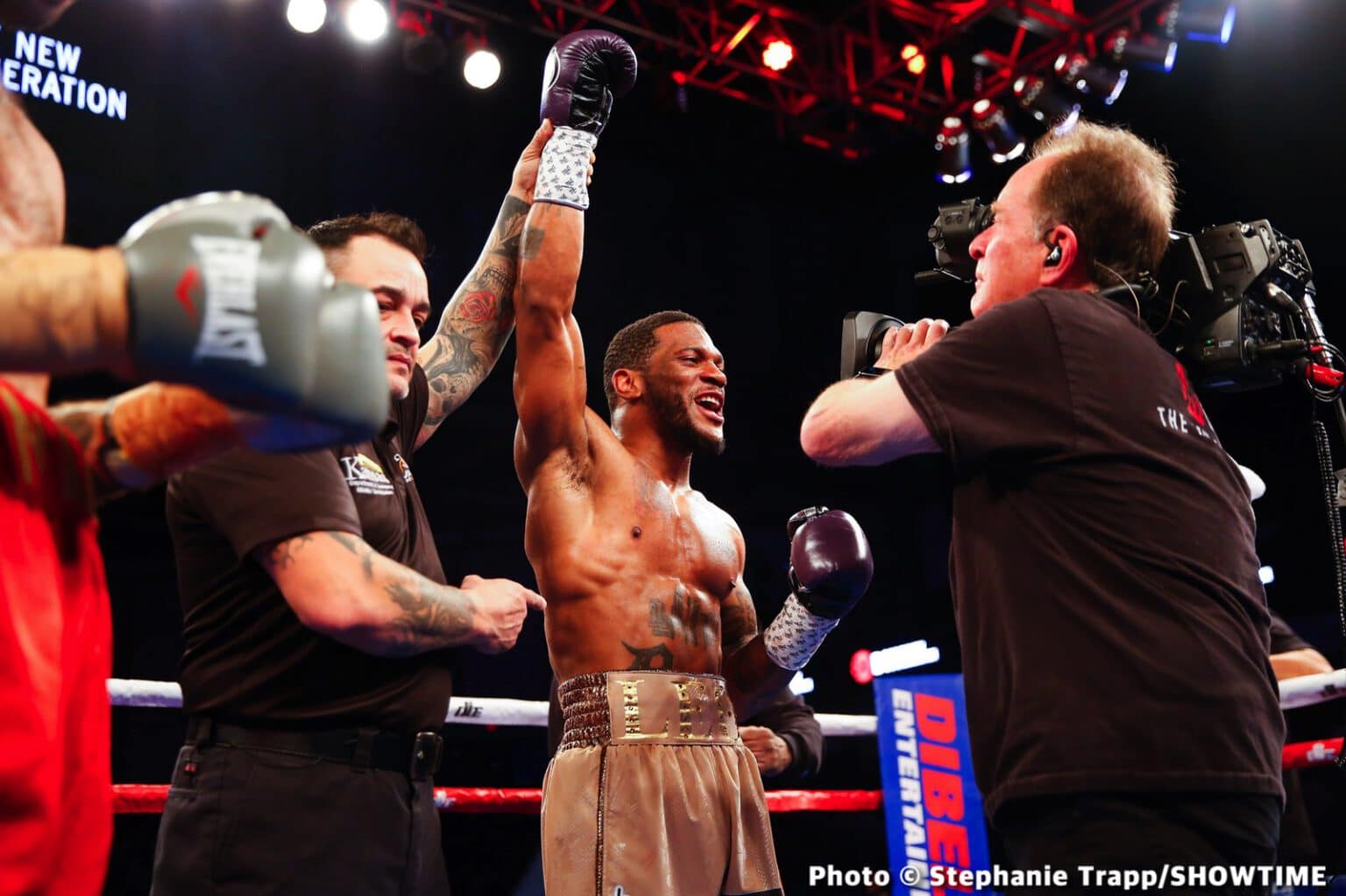 Ardreal Holmes Jr Boxes Past Game Ismael Villarreal - Boxing Results
