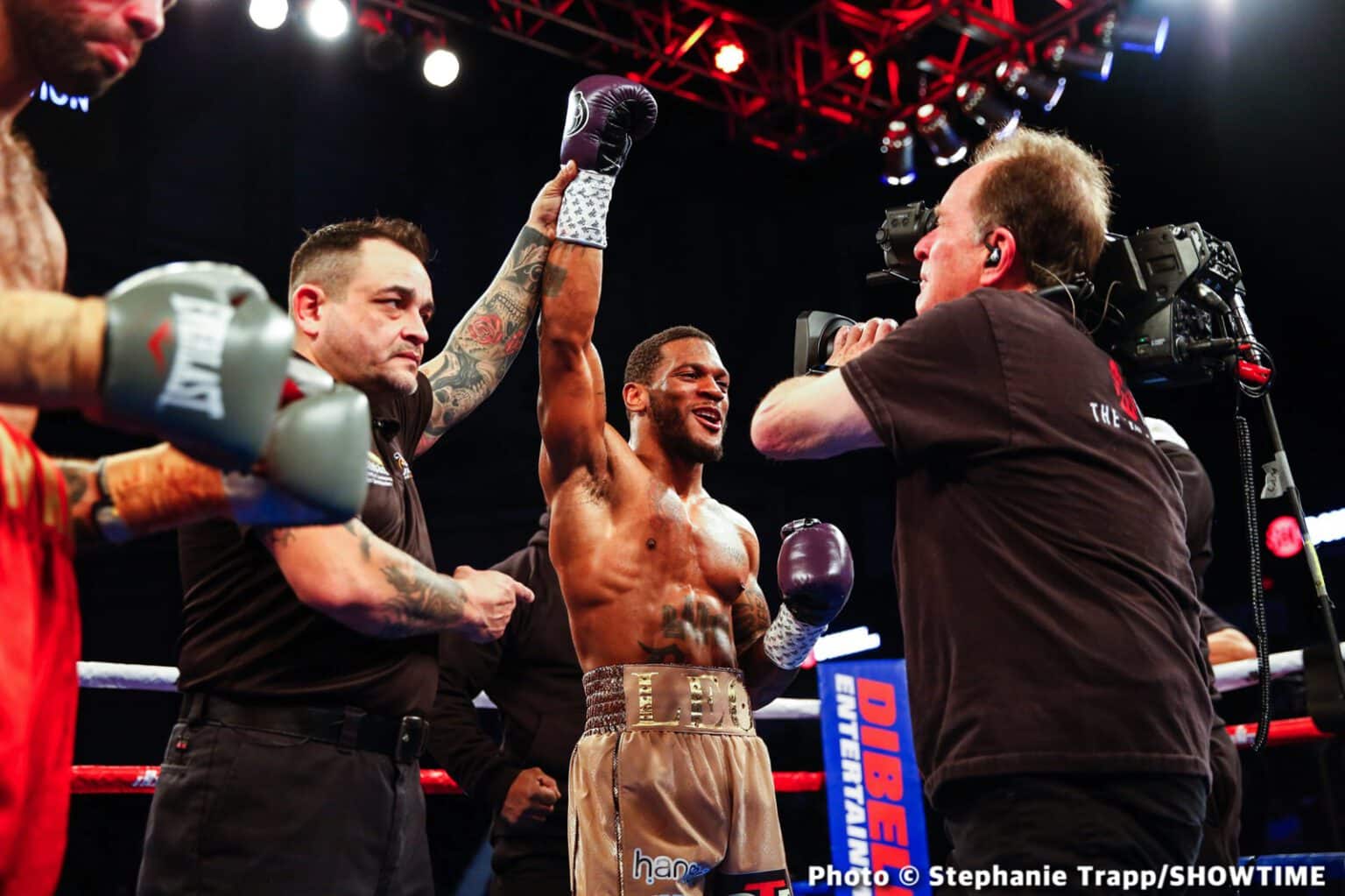 Ardreal Holmes Jr Boxes Past Game Ismael Villarreal - Boxing Results