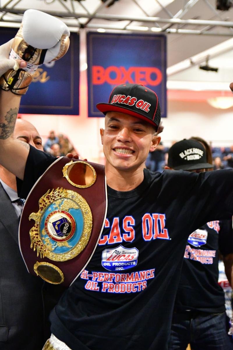 Roberto Arriaza Ends Sammy Valentin's Night in 20 Seconds Roberto Arriaza Sammy Valentin Boxing Results Press Room