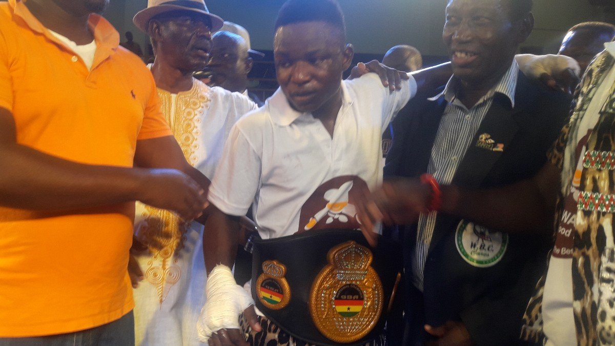 Wasiru stops Commey in 2 to retain Ghana super bantamweight title