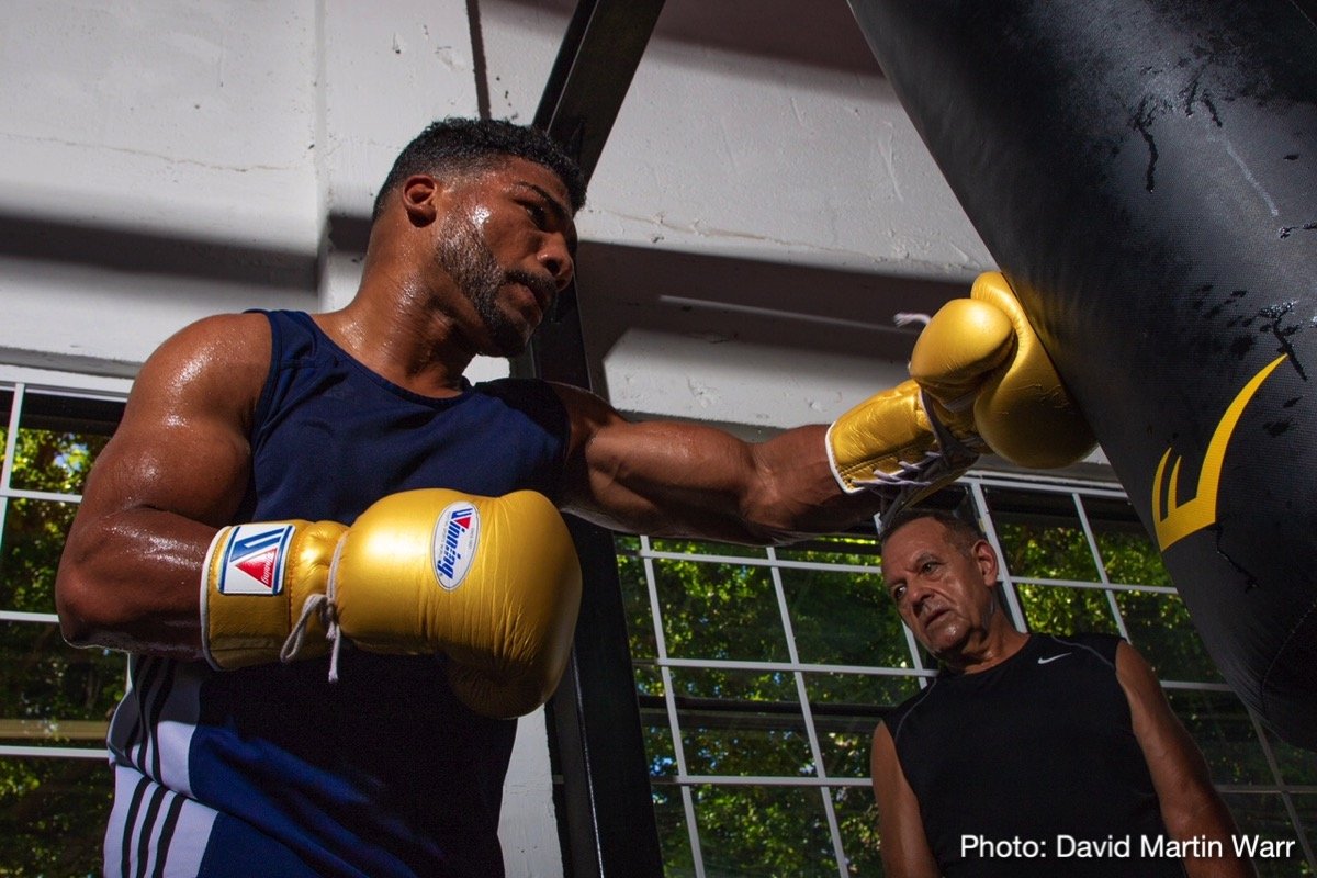 Yuriorkis Gamboa vs Miguel Beltran - Weigh-In Results