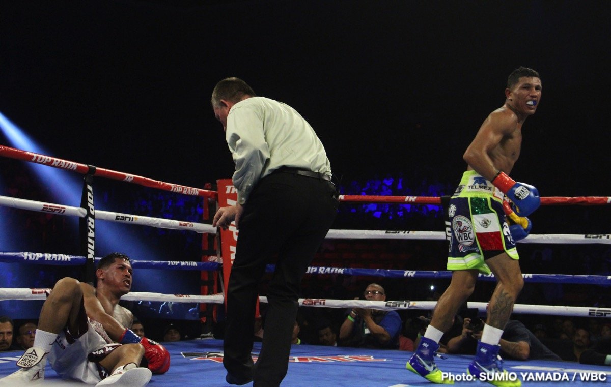 Miguel Berchelt Stops An Incredibly Game Miguel Roman In A Brutal Battle In El Paso