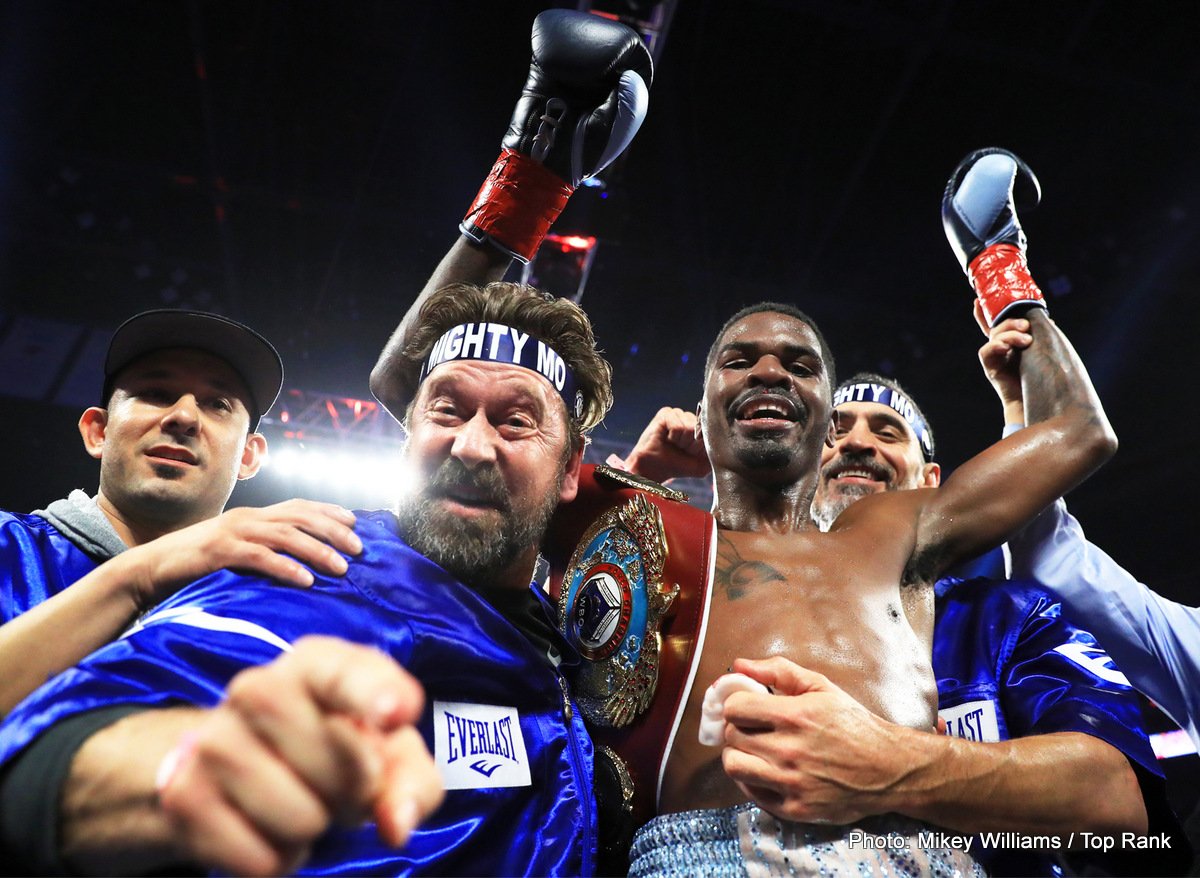 Maurice Hooker beats Alex Saucedo, retains WBO light welterweight title