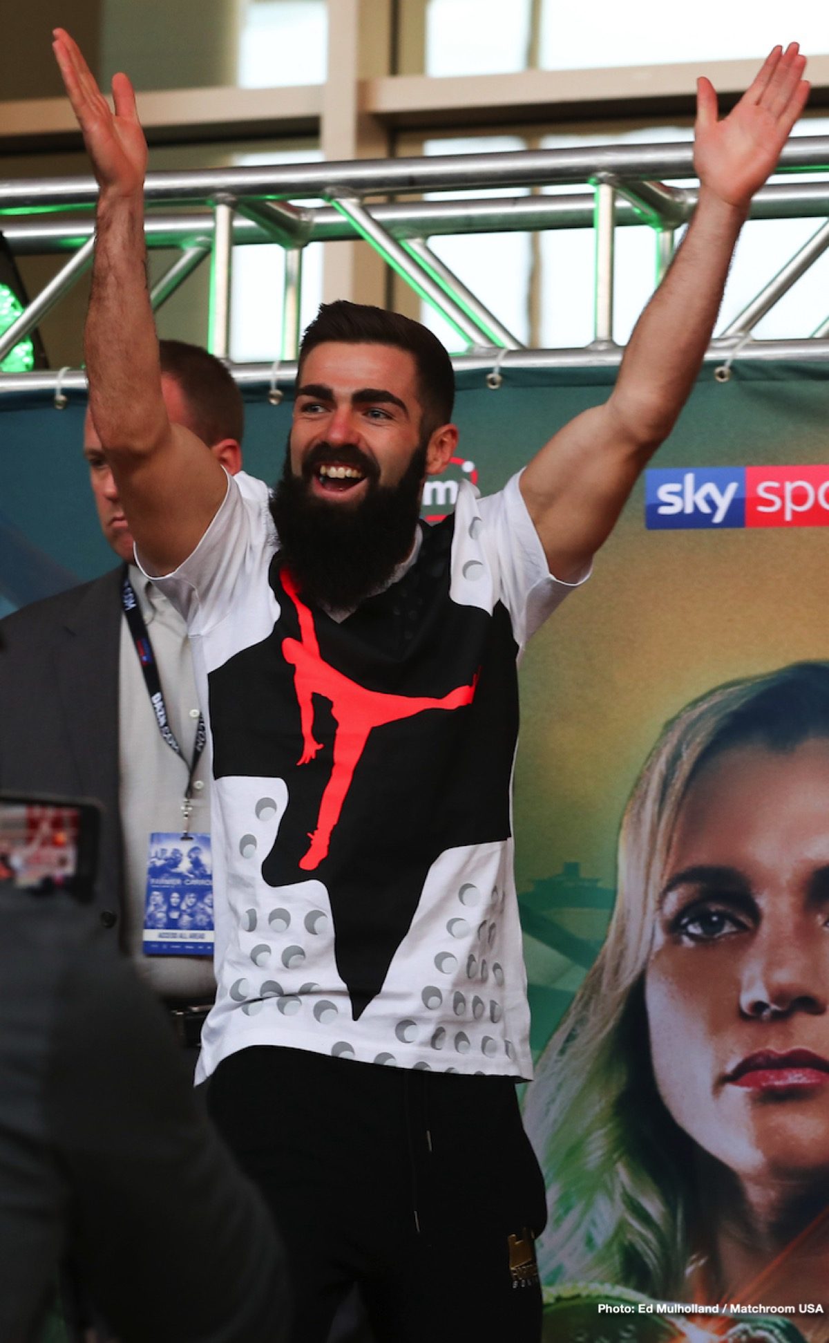 Tevin Farmer vs Jono Carroll: Weights, Photos, Videos & Live Stream Info