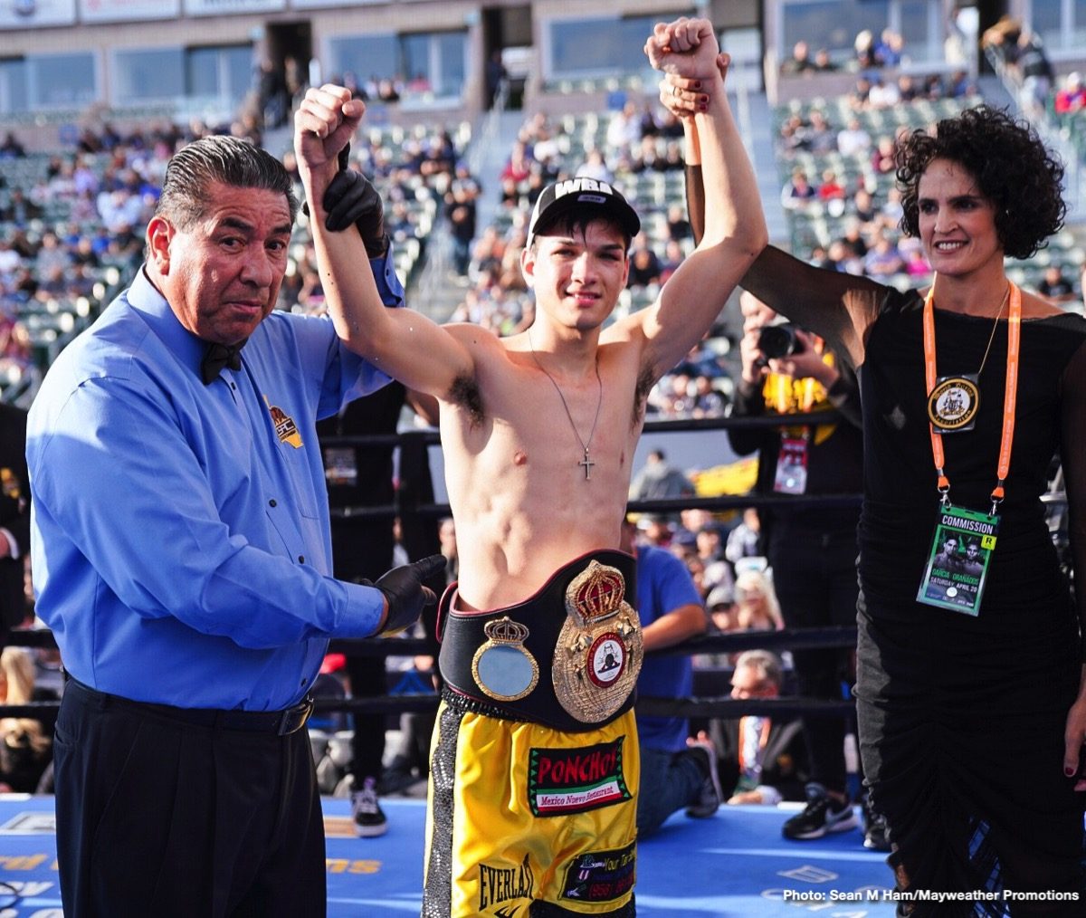 Photos: Danny Garcia Delivers Dominant Performance; Ruiz Stops Dimitrenko