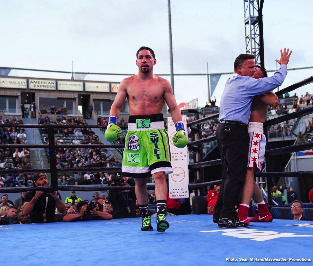 Photos: Danny Garcia Delivers Dominant Performance; Ruiz Stops Dimitrenko