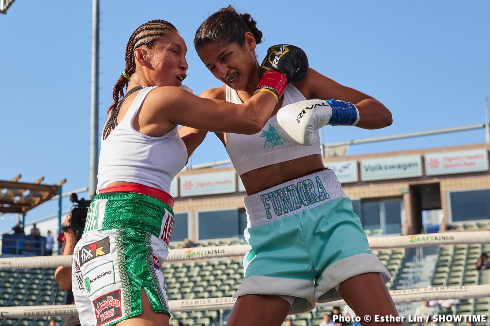 Boxing photo: Fernando Martinez image Fernando Martinez Retains IBF Junior Bantamweight - Boxing Results