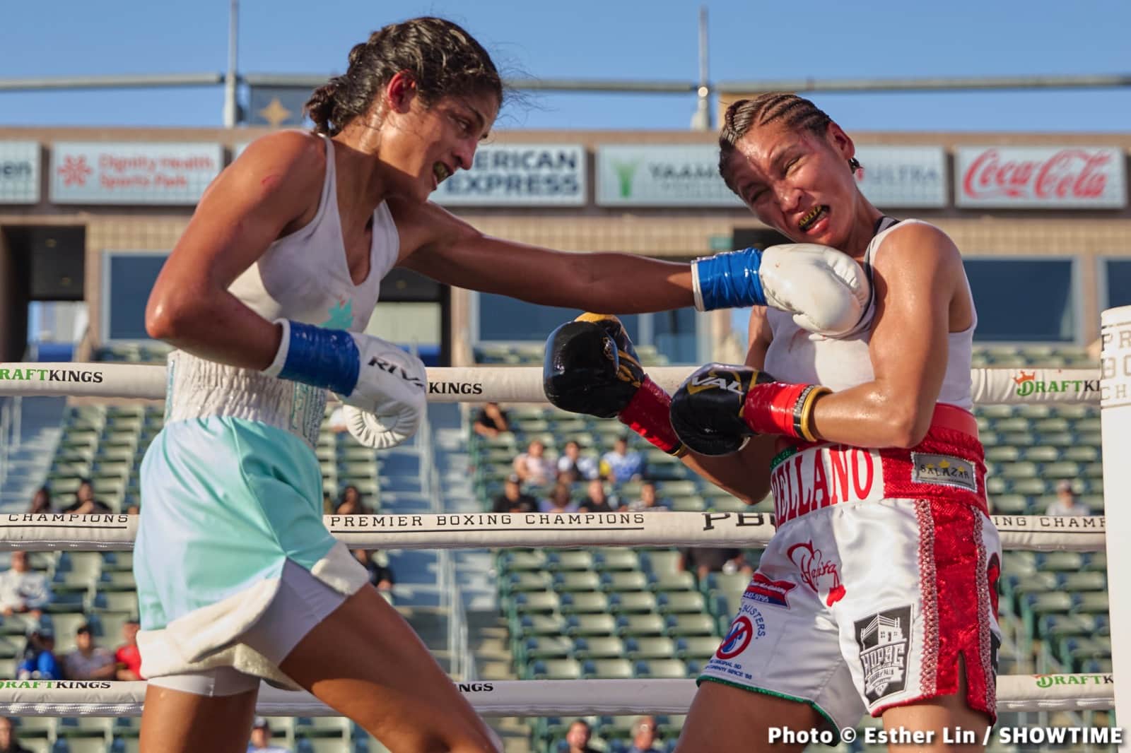 Boxing photo: Fernando Martinez image Fernando Martinez Retains IBF Junior Bantamweight - Boxing Results