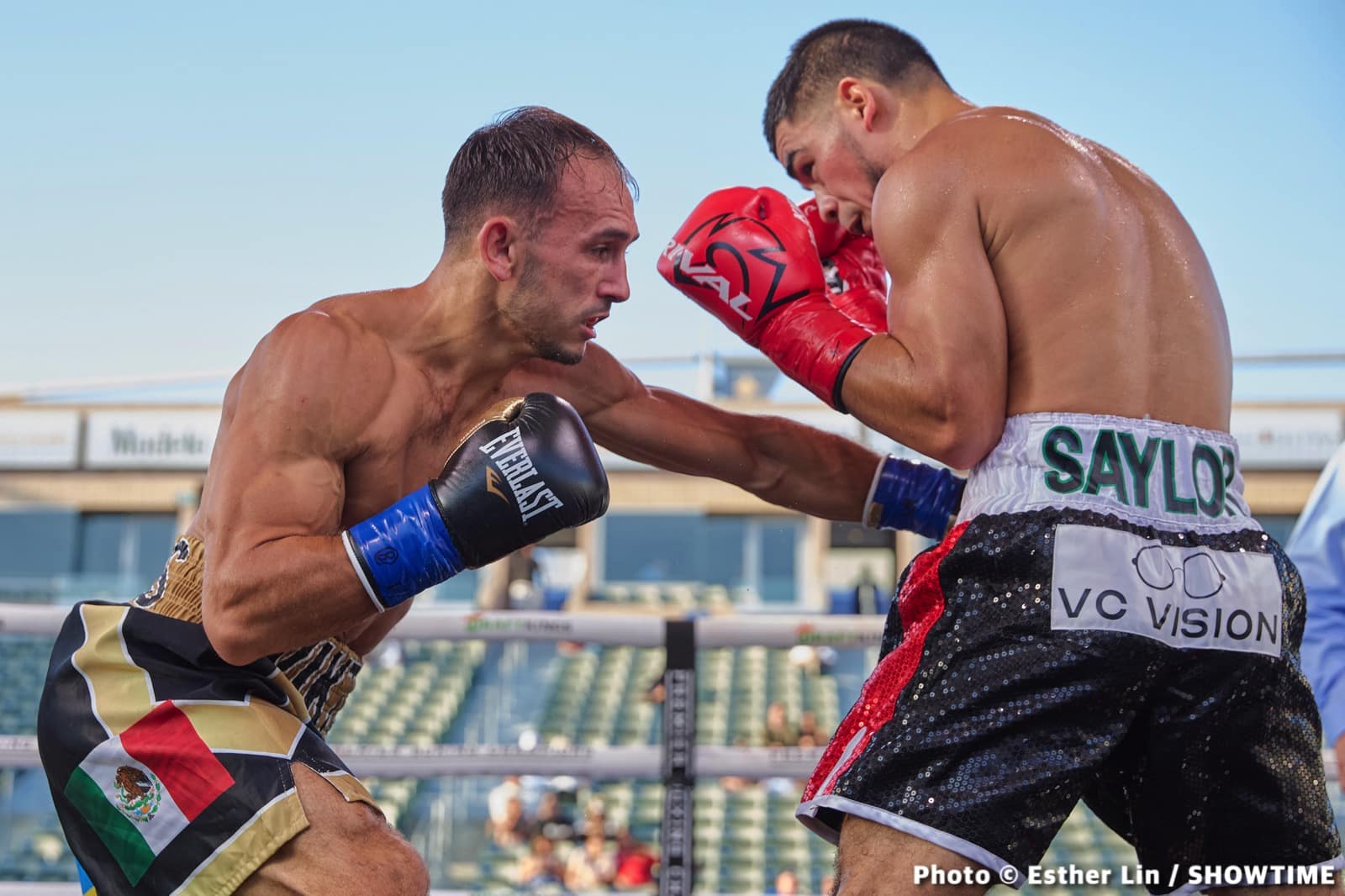 Boxing photo: Fernando Martinez image Fernando Martinez Retains IBF Junior Bantamweight - Boxing Results