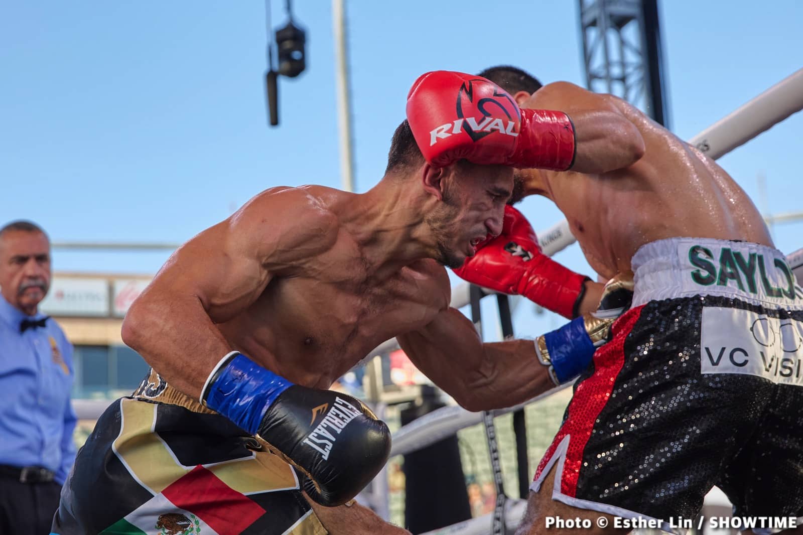 Boxing photo: Fernando Martinez image Fernando Martinez Retains IBF Junior Bantamweight - Boxing Results