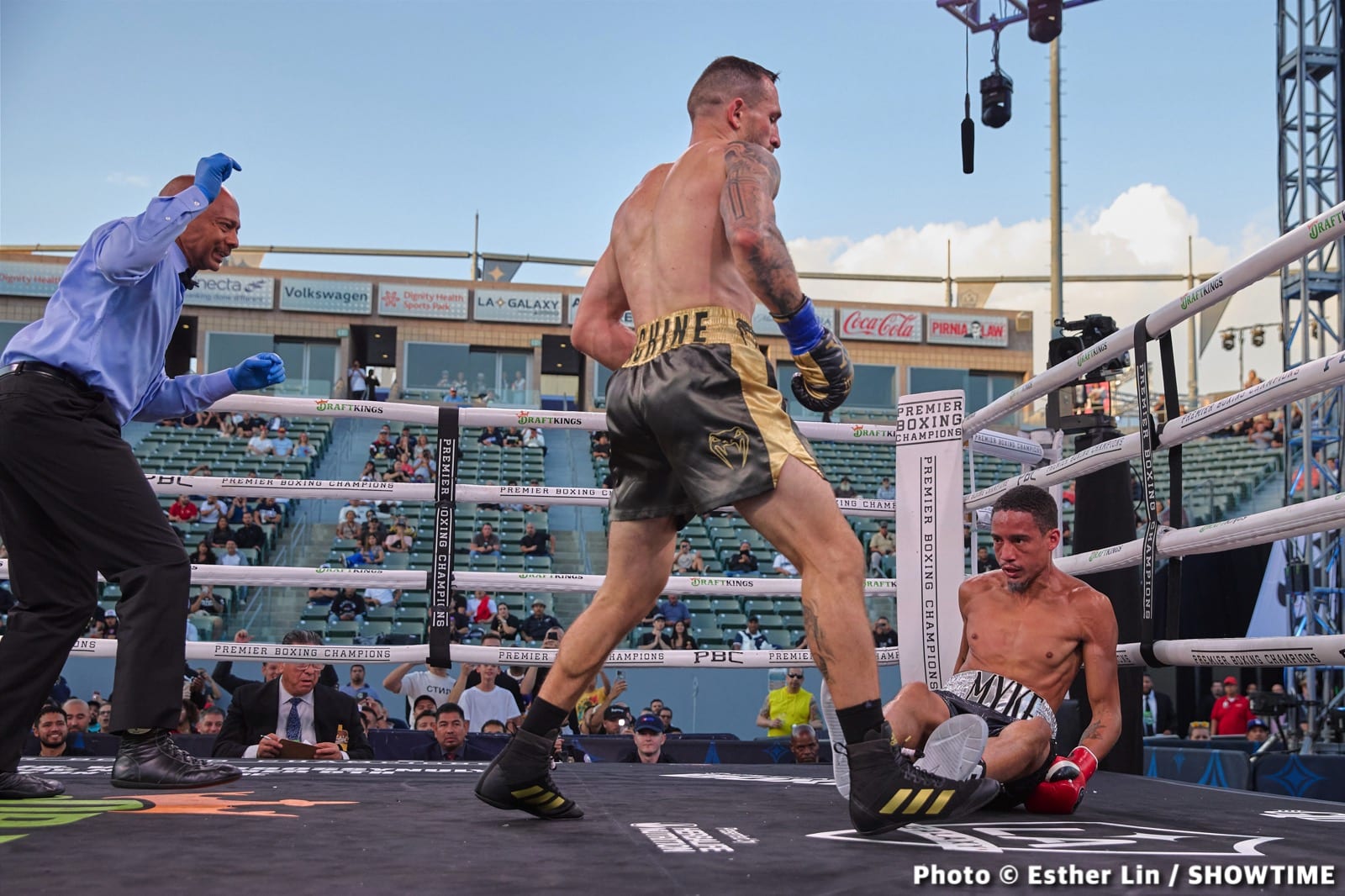 Fernando Martinez Retains IBF Junior Bantamweight - Boxing Results