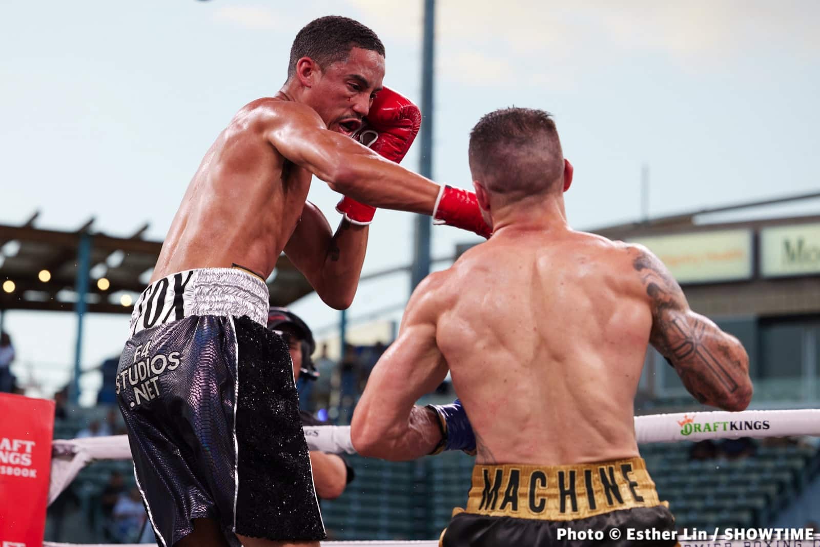 Fernando Martinez Retains IBF Junior Bantamweight - Boxing Results