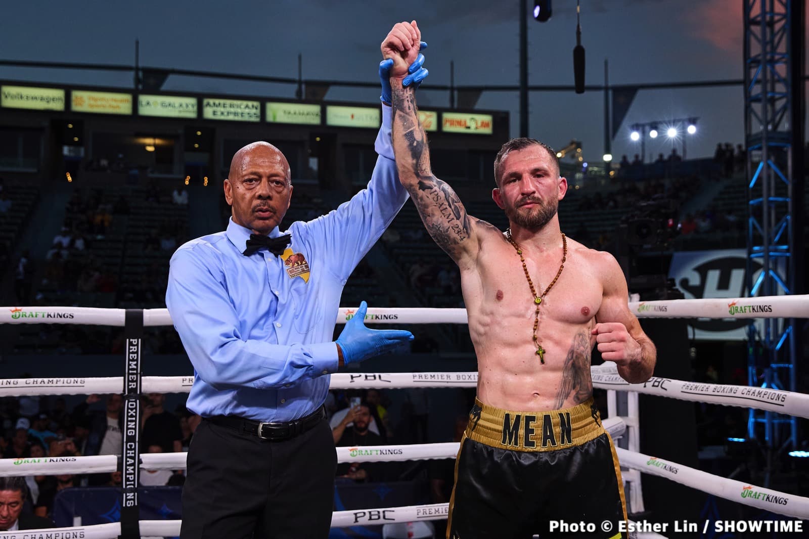 Fernando Martinez Retains IBF Junior Bantamweight - Boxing Results